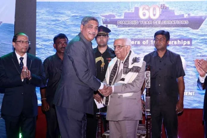 CMD-GRSE-Felicitating-Governor