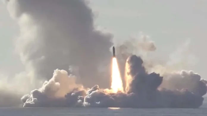 Russia-Tests-Bulava-ICBM-for-First-Time