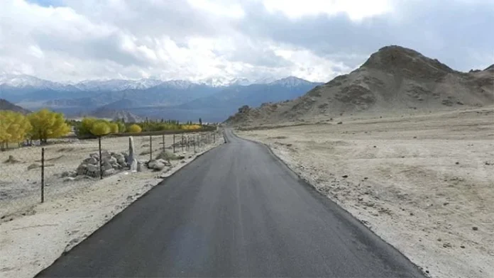 Daulat-Beg-Oldie-road-construction