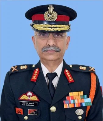 Lt_Gen_Manoj_Mukund_Naravane_PVSM_AVSM_SM_VSM_GOC-in-C_Eastern_Command-338x400 (2)