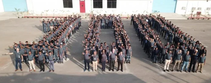 TLMAL-team-photo-CROPPED-740x291