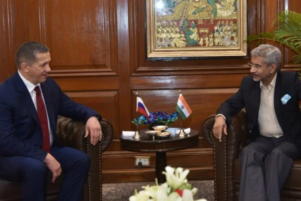 jaishankar-and-russian-deputy-pm-600x400