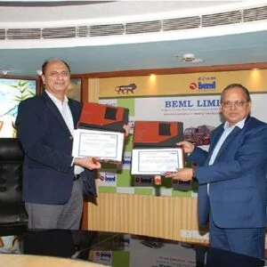 Dr.-Deepak-Kumar-Hota-CMD-BEML-exchanged-the-signed-copies-with-Shri-Sanjeev-Malhotra-CEO-NASSCOM-300x300