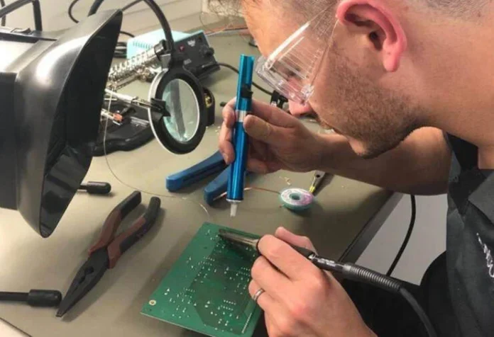 Hensoldt_AUS_workbench-e1620391622655