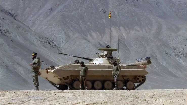Army Plans to Buy 2,000 Gun-Towing Vehicles