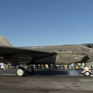 F-35C-first-catapult-launches-USS-Nimitz-e1625498919771-300x300