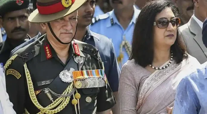 Bipin-Rawat-with-his-wife-e1639407069160