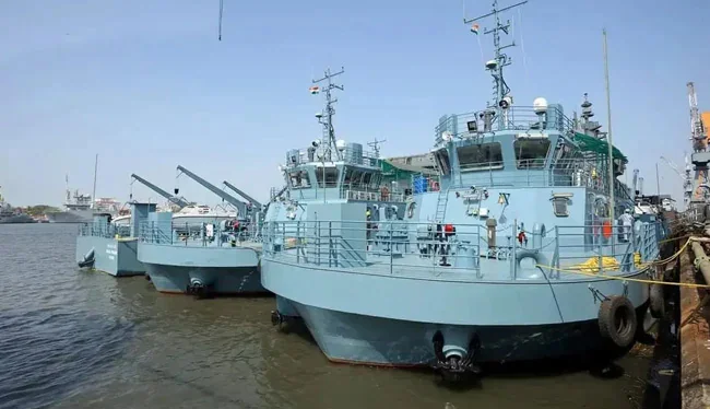 Cochin-Shipyard-Delivers-Three-Floating-Border