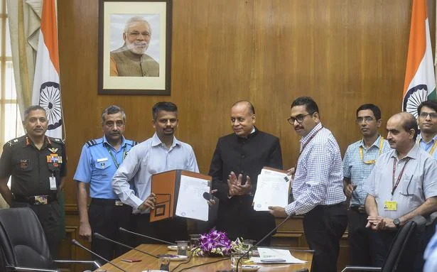 Armed-Forces-to-Receive-Indigenous-Software-Defined-Radios