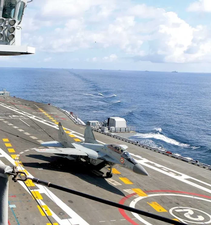 MiG-29K_after_performing_arrested_landing_on_INS_Vikramaditya