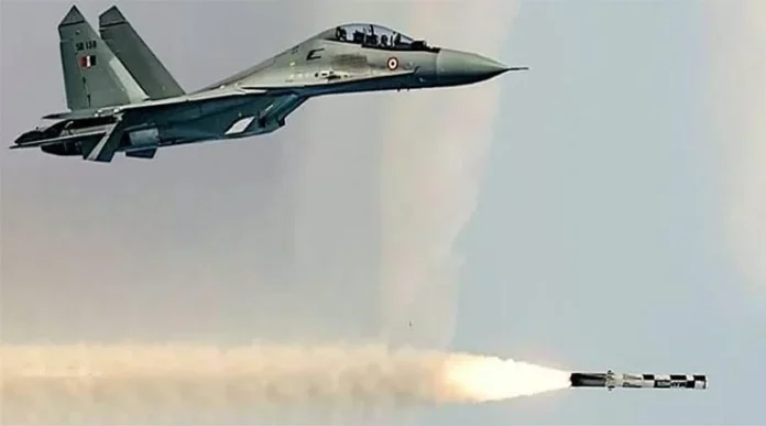 IAF-to-Increase-Sukhois-Armed-with-BRAHMOS-Supersonic-Cruise-Missile