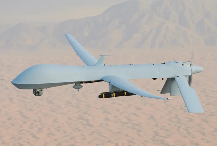 MQ-1_Predator_armed_with_AGM-114_Hellfire_missiles