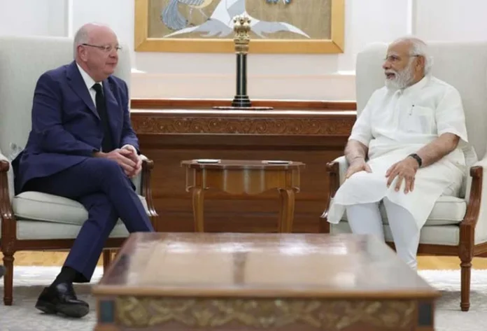 Safran-Group-Chairman-Ross-McInnes-Calls-on-PM-Modi