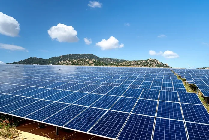 Solar-panels-at-Solar-farm