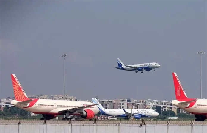 indira-gandhi-air-port-aircraft