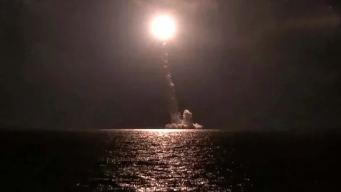 Russia-Says-it-Test-Fired-an-ICBM-from-a-New-Nuclear-Submarine