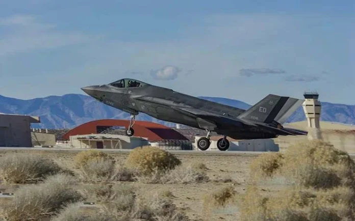 Upgraded-F-35s-Fly-with-Partial-TR-3-Software