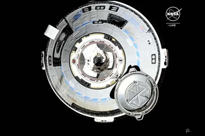 Starliner-approaches-ISS_closer