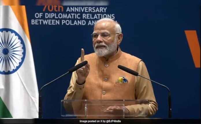 Prime Minister Modi in Warsaw2