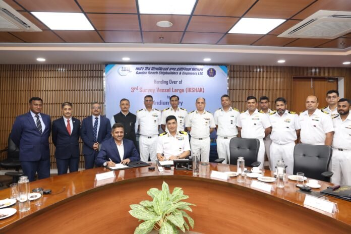 GRSE Hands Over its 113th Warship Survey Vessel2