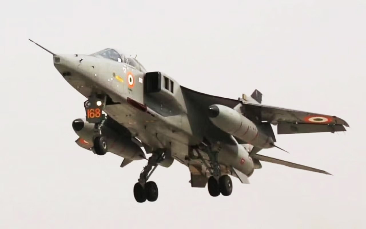 IAF's Spare Inventory Bolstered, Oman to Handover 20 Jaguar Jets to India