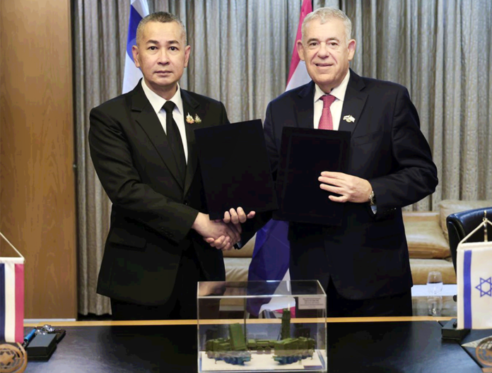 Signing ceremony (2)