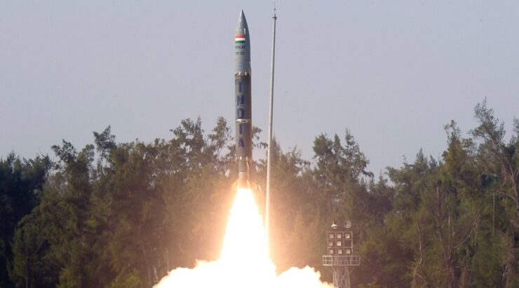 Pralay-Quasi-Ballistic-Missile-A-‘Game-Changer-for-Army-e1640264194751
